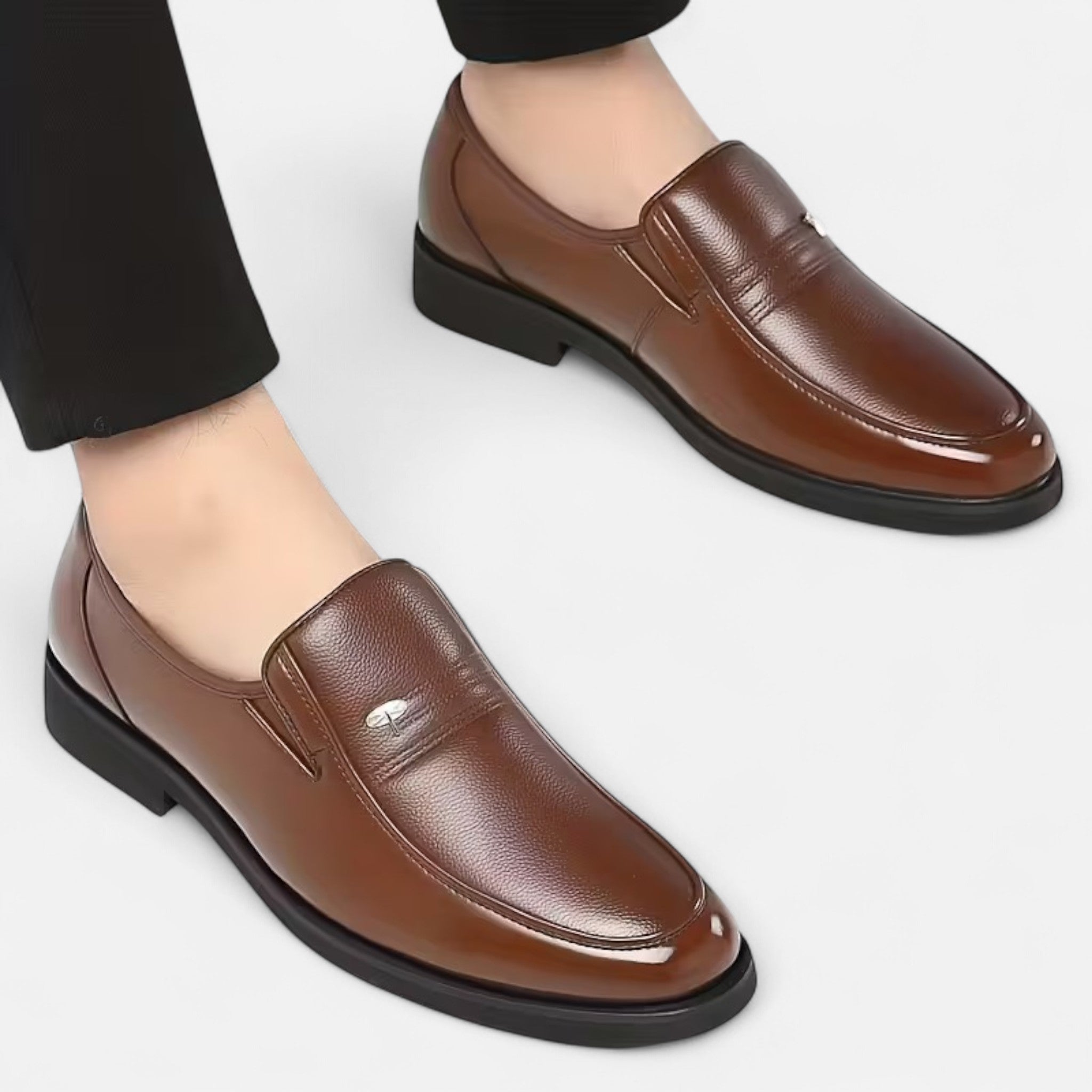 Renvieri | Mocassins à Enfiler en Cuir Fendu – Allure Distinguée
