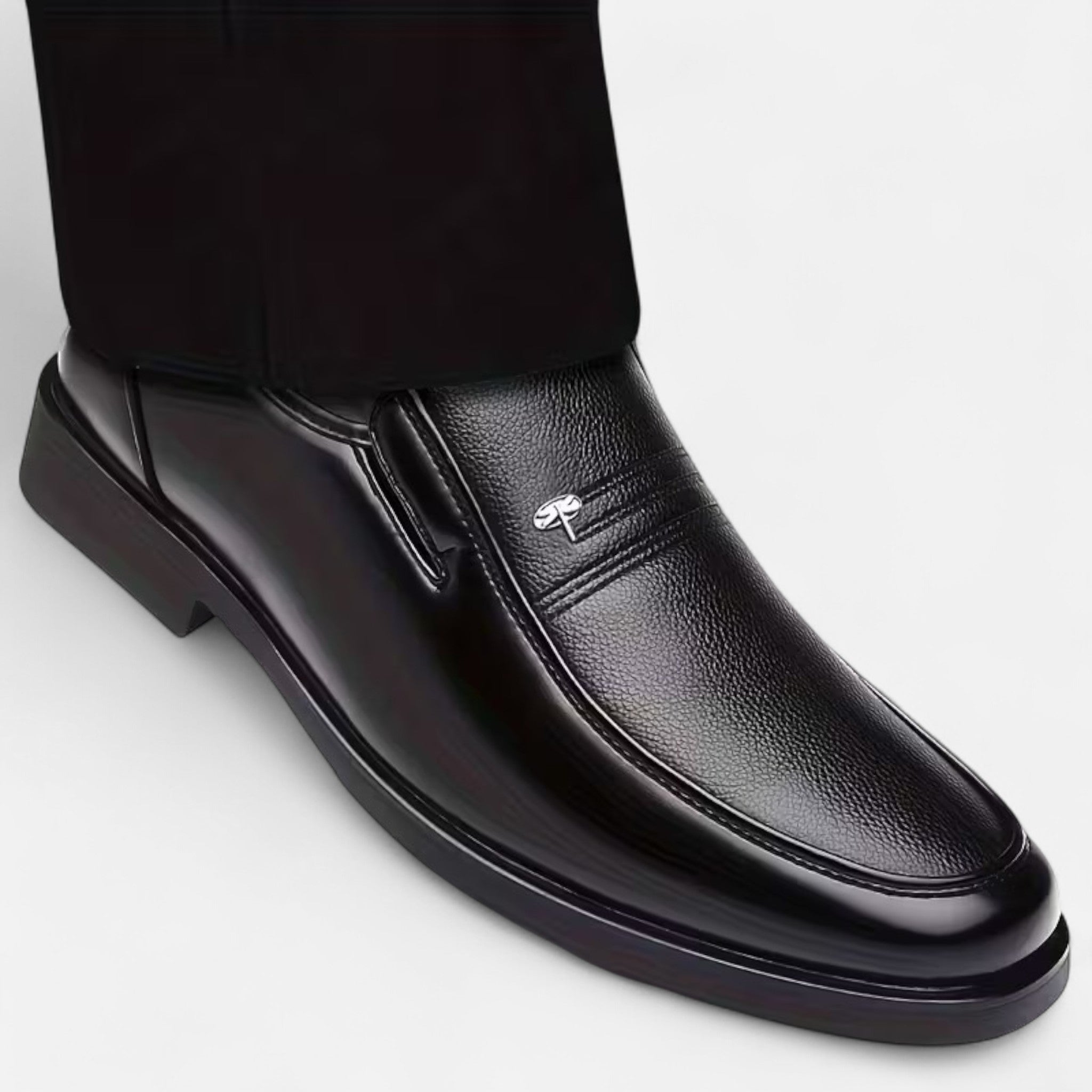 Renvieri | Mocassins à Enfiler en Cuir Fendu – Allure Distinguée